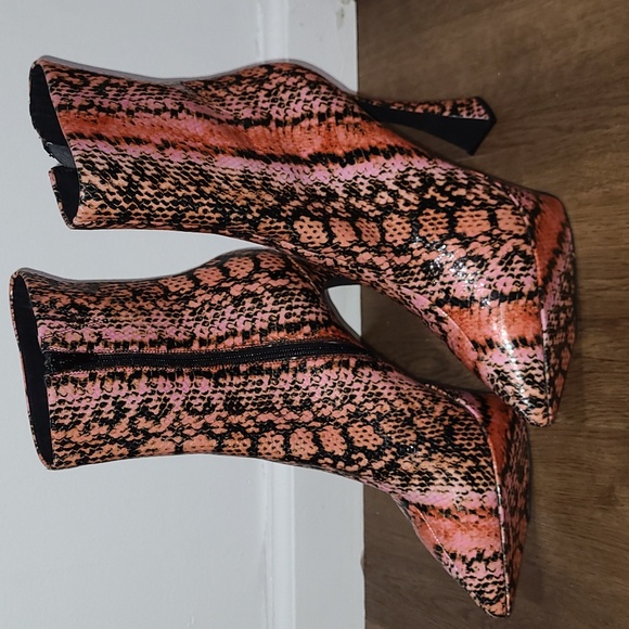 Jeffrey Campbell platform booties - Picture 1 of 8